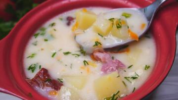 Paprasta sriuba su sūriu rūkyti produktai, kaip ir jo greitumo maisto ruošimui ir skonio