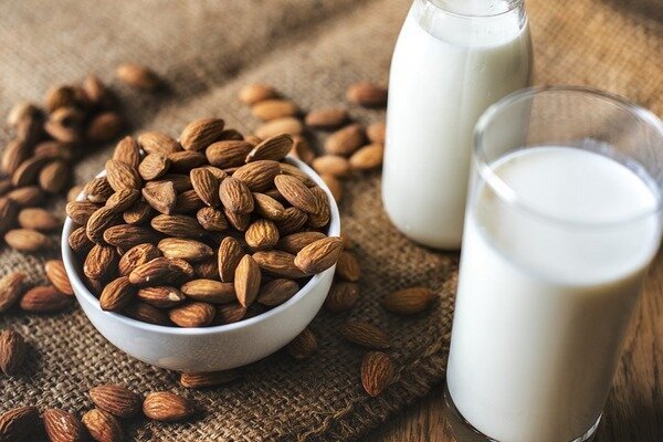 Migdolų piene yra mažiau baltymų. (Nuotrauka: Pixabay.com) 