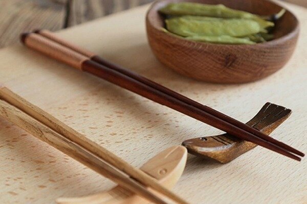 Japonai valgo saikingai, lėtai, o tai leidžia jiems nepersivalgyti ir nepriaugti svorio (Nuotrauka: Pixabay.com)