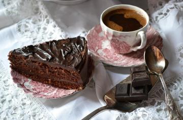 Šokoladas su arbata ar kava - tai derinys, kuris jums bus pridėti 10 gyvenimo metų