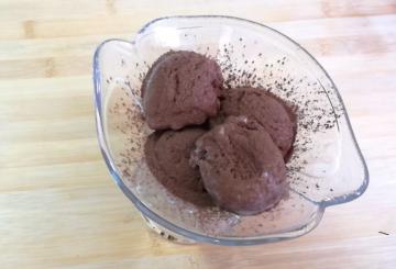 Namų šokolado ledai 3 produktų. Virti labai greitai ir lengvai.