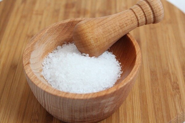 Valgant per daug druskos, gali kilti sveikatos problemų. (Nuotrauka: Pixabay.com)