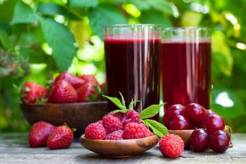Vasaros vitamino kompotas vaisių ir uogų