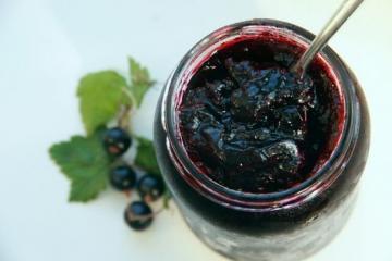Maisto gaminimas džemas iš juodųjų serbentų. Tai mano mėgstamiausia receptas!
