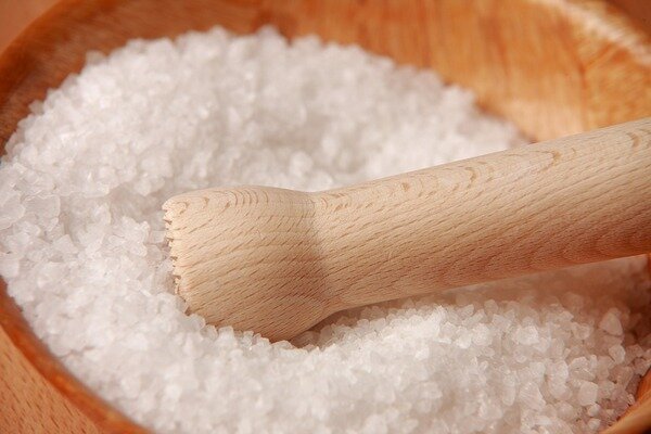 Valgyti per daug druskos yra pavojinga. (Nuotrauka: Pixabay.com)