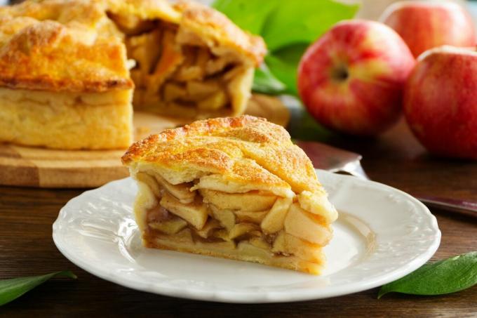Amerikos obuolių pyragas. Ribų, traškus, tešla, viduje - obuolių. Nuotraukos - "Yandex". Paveikslėliai