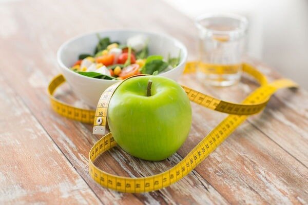 Laikydamiesi dietos neturėtumėte staigiai atsisakyti visko - tai gali sukelti gedimus (Nuotrauka: cocinayvino.com)