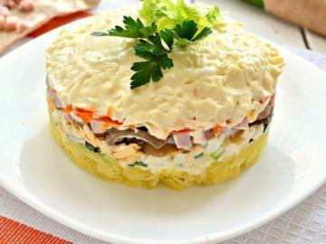 Vechinoy salotos su sūriu ir grybais: taip skanu, kad neįmanoma atitrūkti!