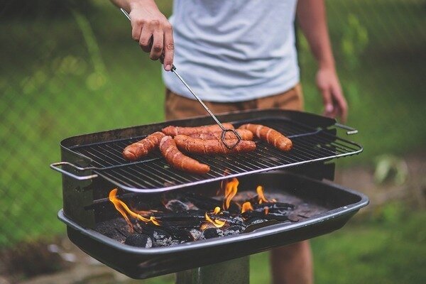 Be mėsos, dešrose ir mėsoje yra daug sveikatai pavojingų medžiagų (Nuotrauka: Pixabay.com)