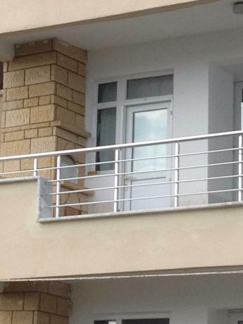 Labai malonu, kad beveik visi Turkijos provincijoje balkonai - turi savo kepsninės.