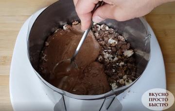 Greita ir lengva paruošti šokolado tortą, kuris yra paruoštas be orkaitės
