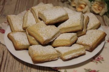 Aiškus ir labai skanus sausainiai ant grietinėlės arbata: 10 minučių į orkaitę ir pasirengę
